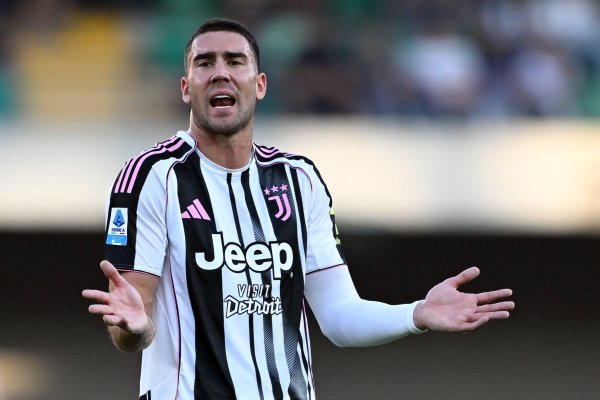 斯基拉:巴萨、拜仁有意免签弗拉霍维奇,已询问球员情况